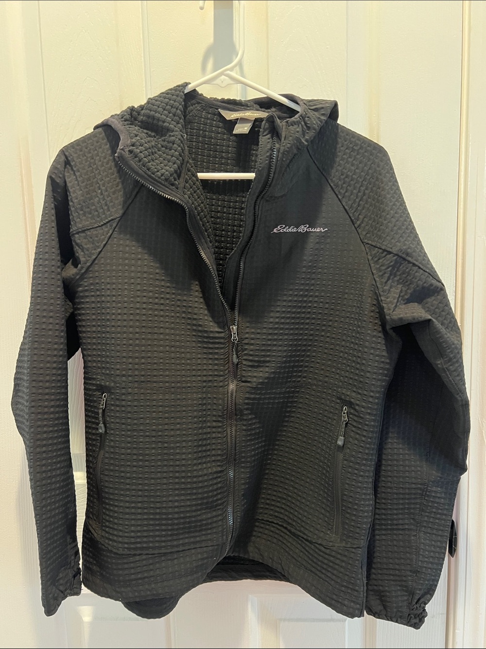Eddie Bauer Women’s Black Hooded Waffle-Knit Windbreaker M